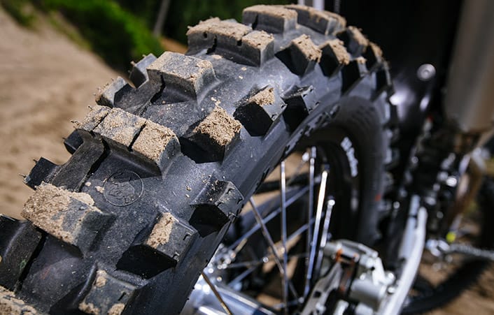 METZELER MCE 6DAYS EXTREME タイヤ 140/80-18 MCE 6 DAYS EXTREME Rear 140/80 18 | Metzeler