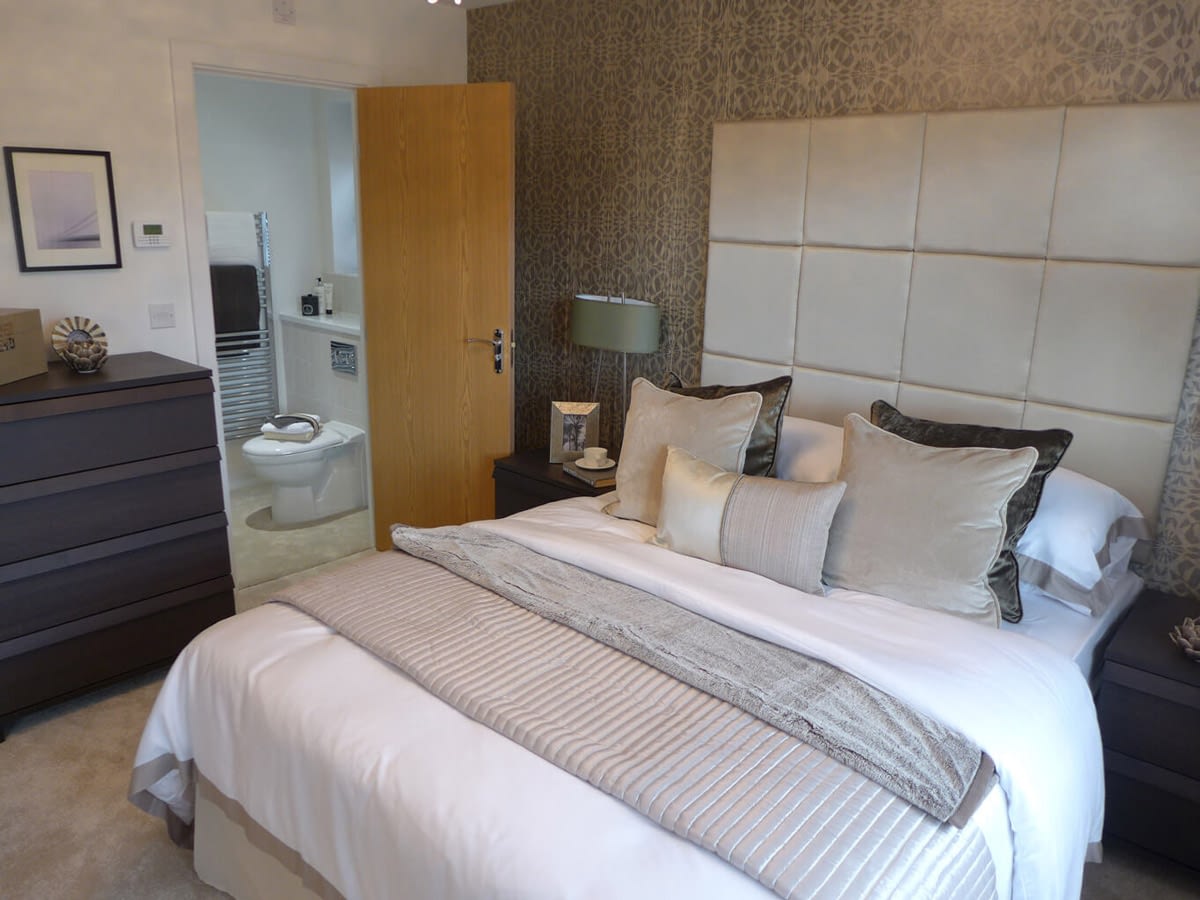 carron master bedroom with en suite