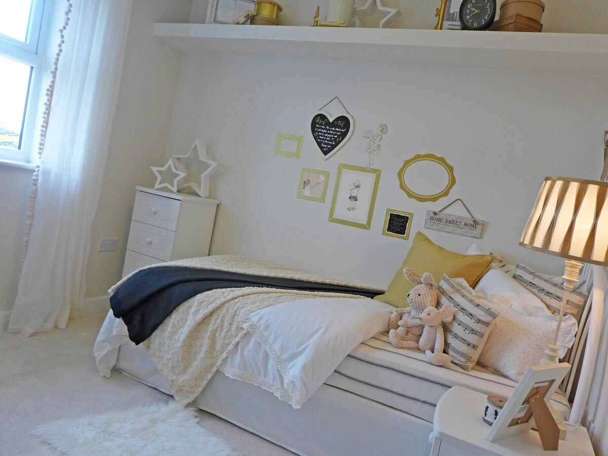 The Reedley single bedroom