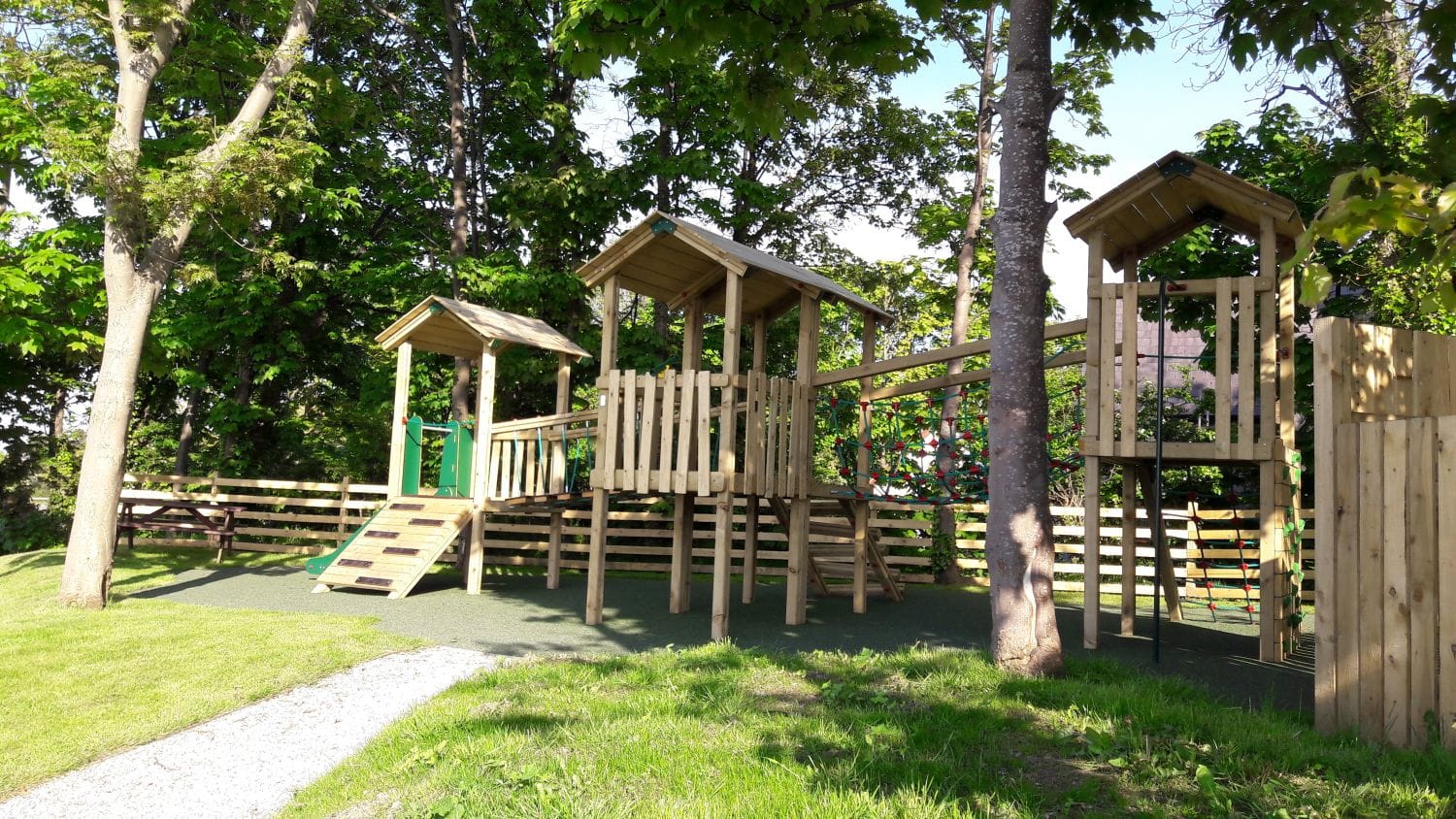 Children’s play area Children’s play area