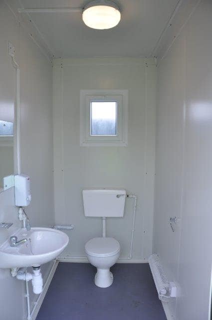 10-bay-16-room-portable-sleeper-unit-toilet-4