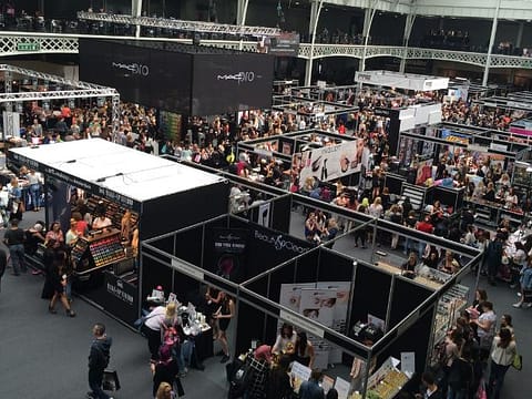 Event using prefabricated stalls