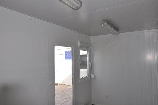 single portable office with toilet - Image 4