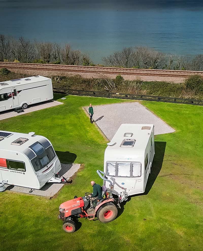 towing-caravan-06976