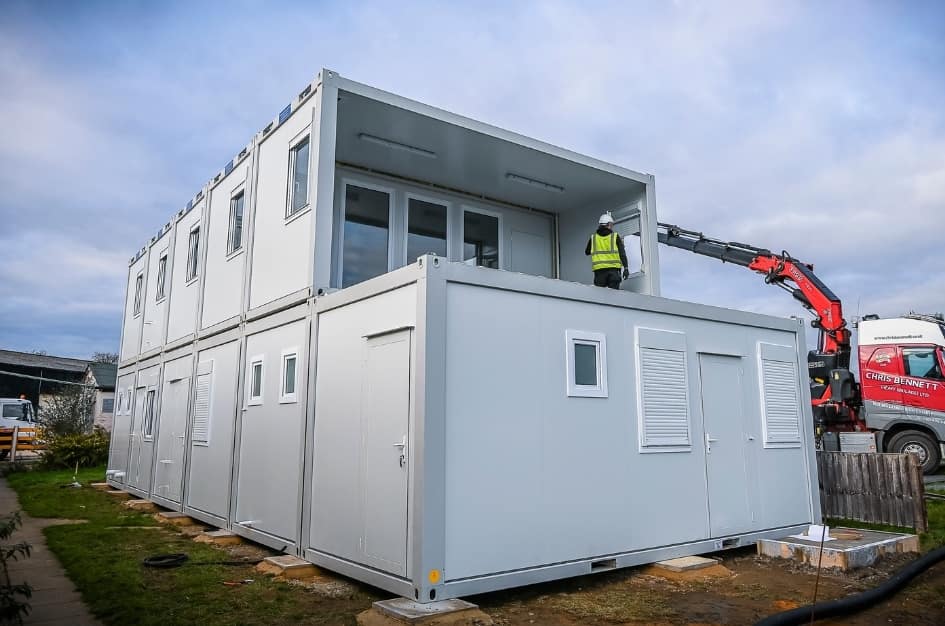 An almost complete modular, multi-level building structure